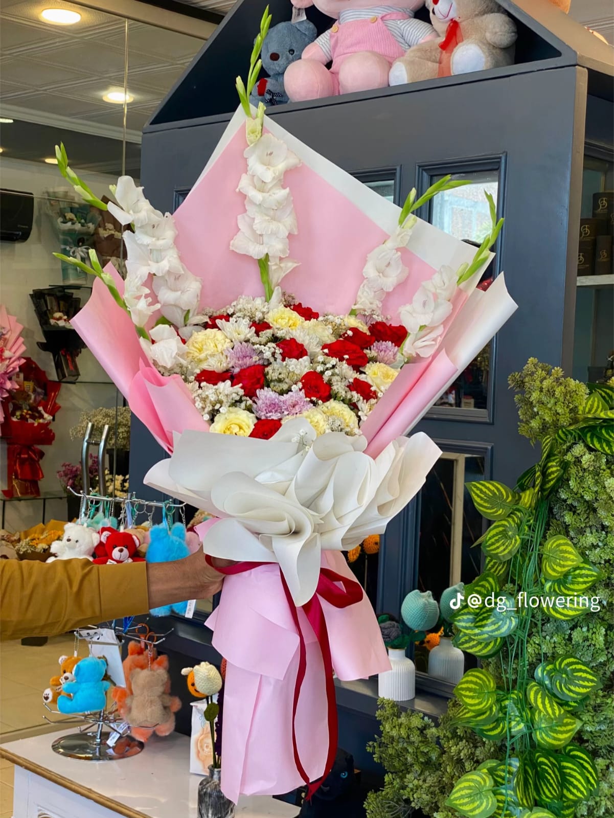 Royal Blush Elegance Bouquet