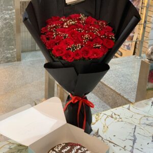Red Rose & Baby’s Breath with 3 Milk Cakes 🌹🍰