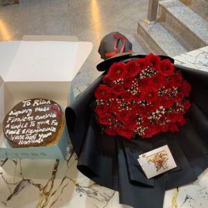 Red Rose & Baby’s Breath with 3 Milk Cakes 🌹🍰