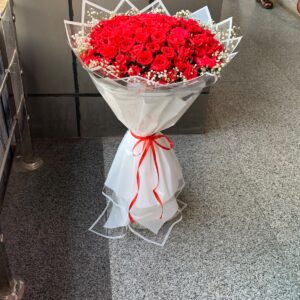 Red Rose & Baby’s Breath Bouquet 🌹🤍