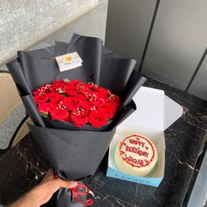 Red Rose & Babyโs Breath with Red Velvet Cake ๐น๐